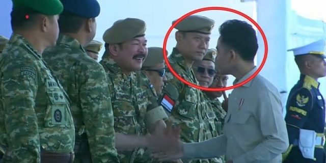 Wapres Gibran Tak Bersalaman dengan Menko AHY: Isyarat Politik atau Hanya Kebetulan?