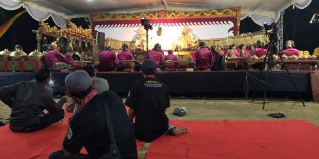Rasulan, Desa Ngrejek Wetan dan Kulon Nanggap Wayang dalang Ki Sutrisno, penonton membludak