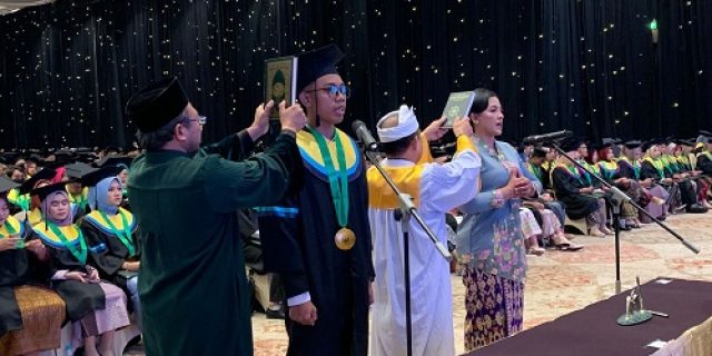 Seribu Lebih Mahasiswa Unusa Diwisuda, Penerima KIPK Dominasi Wisudawan ’Cumlade’