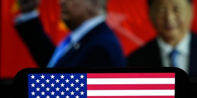 Trump mengecualikan komputer, ponsel, dan perangkat elektronik lainnya dari tarif Trump mengecualikan komputer, ponsel, dan perangkat elektronik lainnya dari tarif