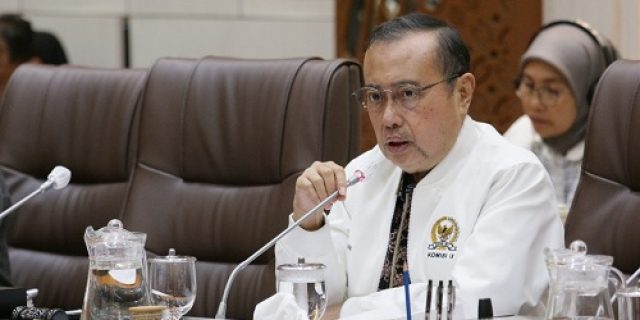 Yahya Zaini: Pemerintah Perlu Mempertimbangkan Kenaikan UMP Tahun 2026