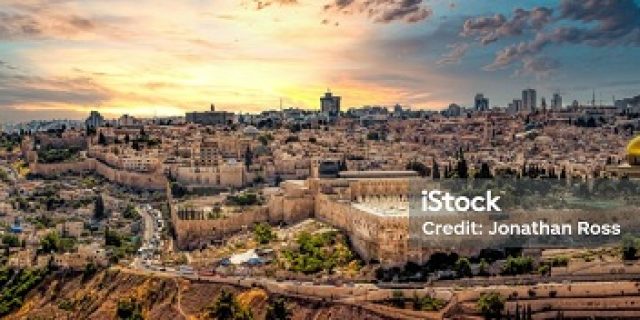 Perjanjian Eliya, Umar Bin Khattab dan Umat Nasrani di Yerussalem Perjanjian Eliya, Umar Bin Khattab dan Umat Nasrani di Yerussalem