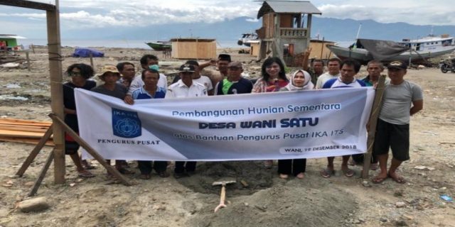 Alumni ITS Salurkan Bantuan Hunian di Donggala
