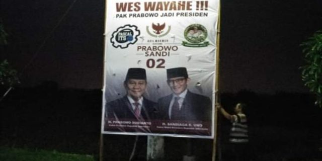 Relawan Pascal ITS 02 Gelar Nonton Bareng Debat Capres ke-2