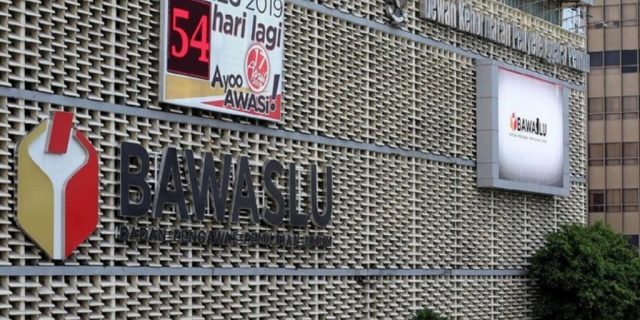 Banyak kosong dan jumlah tidak sama Bawaslu Surabaya instruksikan rekap pakai C1 plano