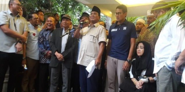 Prabowo didampingi Sandiaga deklarasi kemenangan