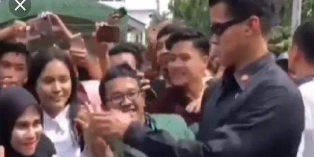 Hersubeno Arief : Lawan Jokowi itu Bukan Prabowo