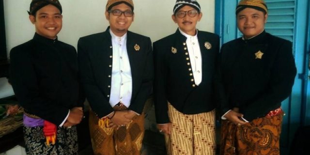 Berita Mengenai Tata Cara Pisowanan ke Makam Leluhur Terdengar Hingga Abdi Dalem dan Kerabat Karaton Kasunanan Surakarta Hadiningrat