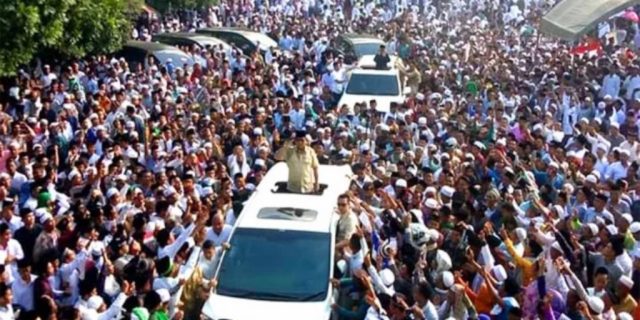 Merinding! Melihat Foto-Foto Masyarakat Pamekasan Menyambut Prabowo