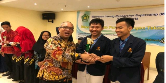 MAN 1 NGAWI SABET 2 MEDALI SEKALIGUS DI AJANG KSM TINGKAT NASIONAL