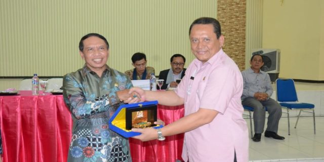 Komisi II Upayakan Peningkatan Kesejahteraan Aparatur Desa