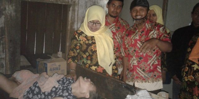 Menil, Penderita Lumpuh Seumur Hidup, 60 Tahun Tergeletak Ditempat Tidur