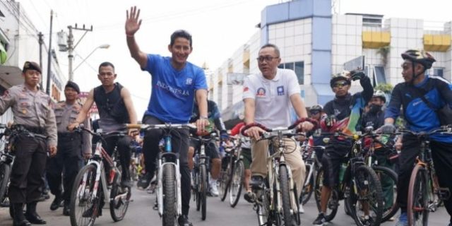 Sandiaga Bersepeda Bersama Warga Purwokerto