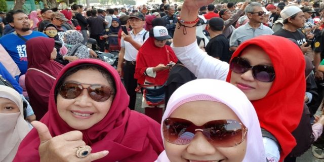 Aksi Damai Emak-Emak Surabaya Berakhir Ricuh, Siapa Menggerakkan Banser?