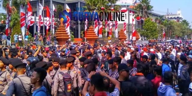 Polda Jatim Bubarkan Deklarasi “#2019GantiPresiden” Di Surabaya