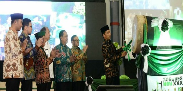 Buka Kongres Ke-30 HMI, Jokowi: Yakin Usaha Sampai!