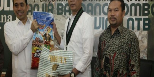 KAHMI Salurkan Bantuan Bagi Korban Banjir Lombok