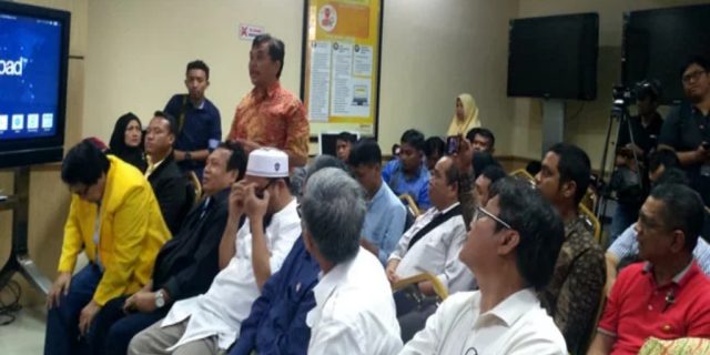 Syahganda buka-bukaan didepan Bawaslu : semua lembaga survei itu penipu
