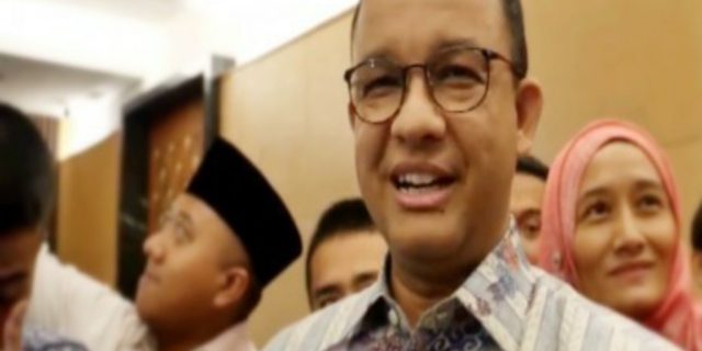 Surat Mengharukan Anies Baswedan untuk Pekerja MRT Langsung Viral