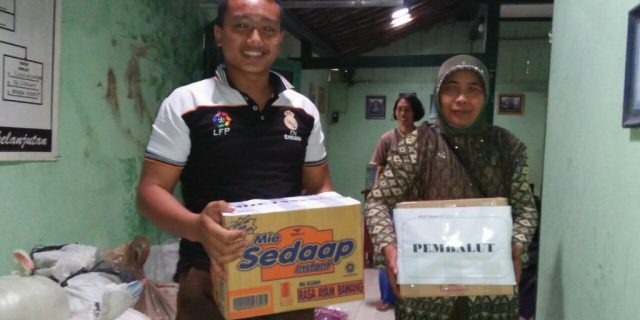 Alumni SMP 1 Kedunggalar gerakkan peduli korban banjir Pacitan