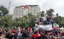 Sekitar 1000 orang sopir taxi online demo di depan istana tolak Permenhub 108