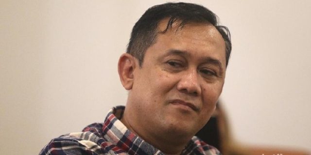 Dari Azwar Siregar untuk Denny Siregar: Apa Belum Cukup Teguran Allah Jantung Kau Pakai Ring???