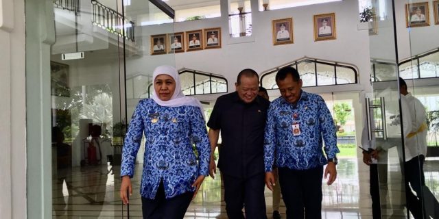 Bertemu Khofifah, Ketua DPD RI Siap Dukung Perpres Percepatan Pembangunan di Jatim