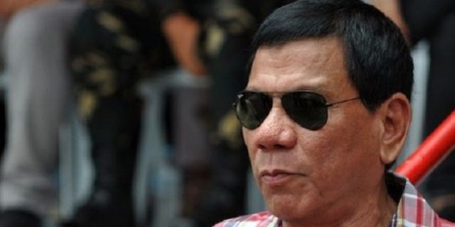 Duterte Pecat Pejabat Imigrasi karena Izinkan Masuk Warga China ke Filipina