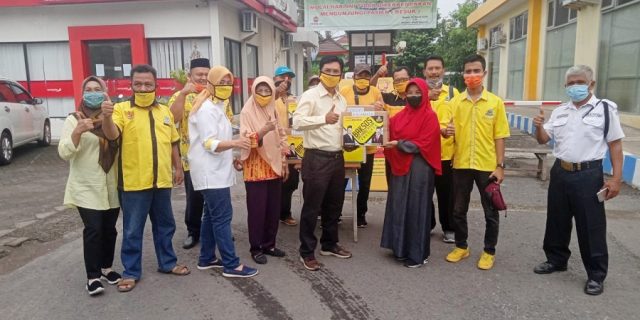 Peduli Covid 19, DPD Golkar Ngawi Beri Bantuan Peralatan Medis Ke RS Dr Soeroto