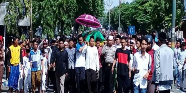 Ribuan orang berbagai elemen adakan doa dan aksi untuk almarhum Ahmad Budi Cahyanto