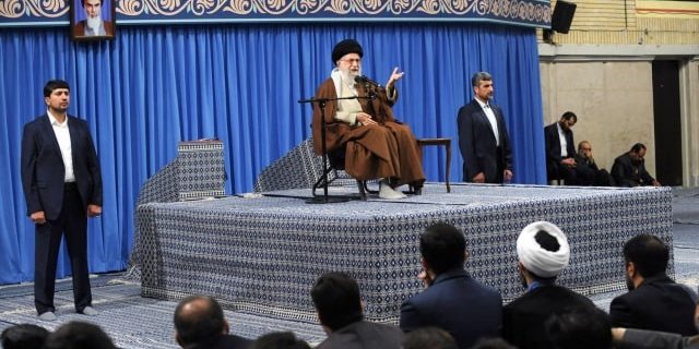 Ayatollah Khamenei Akan Balas Dendam Atas Terbunuhnya Jenderal Qasem Soleimani