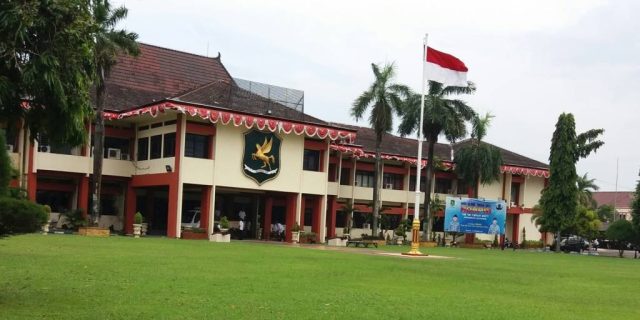Survey Pilkada Sumenep : Achmad Fauzi bersaing ketat dengan KH Unais Ali Hisyam