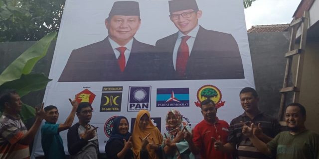 Pasutri Kediri Ini Sangat Militan, Cetak Puluhan Ribu Alat Peraga Dengan Biaya Sendiri