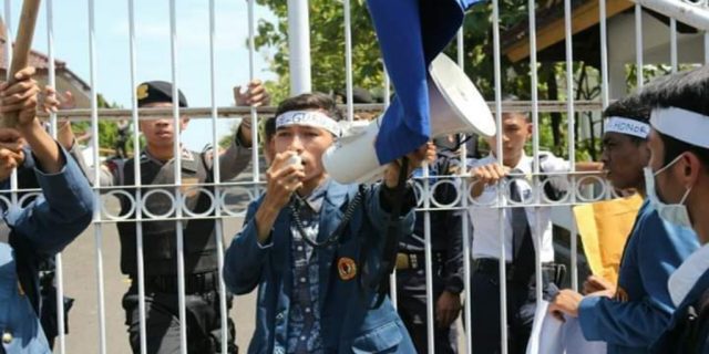 PLT WR III Unram Alergi Terhadap Suara Kritis Mahasiswa