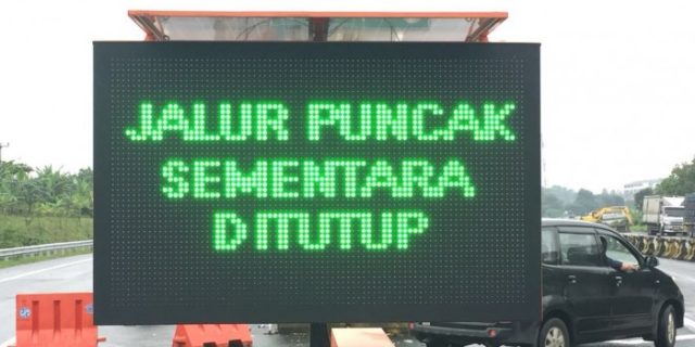 Akibat Longsor, Jalur Puncak Bogor Selasa Pagi Ini Masih Ditutup