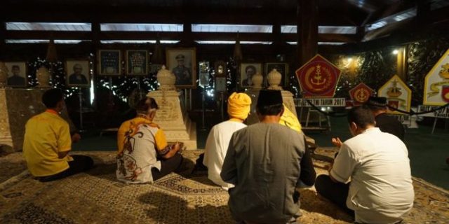 10 tahun meninggalnya Soeharto, makamnya dipenuhi pengunjung