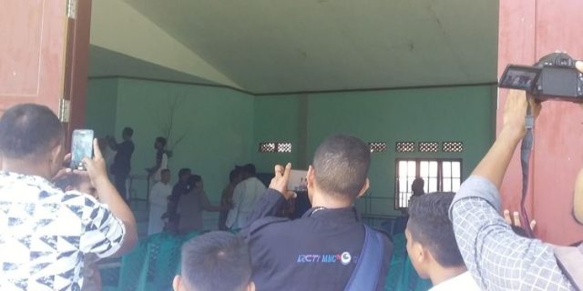 Biadab! 77 Siswa di NTT Dihukum Makan Kotoran Manusia