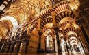 Setelah kekuasaan Islam jatuh masjid Cordoba Spanyol berubah jadi katedral
