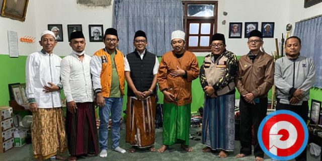 Ketua DPD Hanura Jatim Yunianto Wahyudi Sowan ke Kyai HR Kholil Situbondo