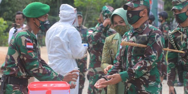 Cek Langsung Kondisi Personel Satgas Pamtas RI-PNG Danrem Merauke Selaku Dankolakops Kunjungi Pos Kotis Yonif 516/CY