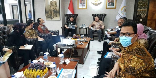 Rapat Kerja DPD RI dengan Menko Perekonomian : 4 Komite DPD RI Kompak Tolak Sentralisasi di RUU Ciptakerja