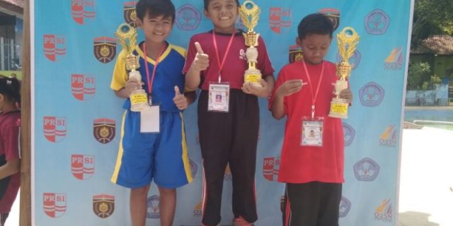 Sabet Seluruh Emas, Siswa SD Muhasa Ngawi Melaju ke Tingkat Provinsi Jatim dalam O2SN Cabor Renang