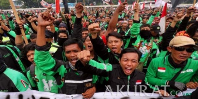 Cerpen “Senja Terakhir Bang Ojol” Cerpen “Senja Terakhir Bang Ojol”