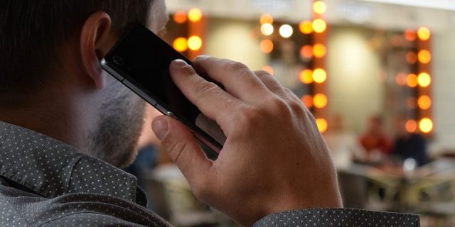 Tips menggunakan HP untuk mengurangi radiasi pada tubuh