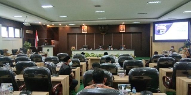 Paripurna Jawaban Bupati Atas Pandangan Umum Fraksi DPRD Pamekasan Mengenai LKPJ TA 2020 Paripurna Jawaban Bupati Atas Pandangan Umum Fraksi DPRD Pamekasan Mengenai LKPJ TA 2020