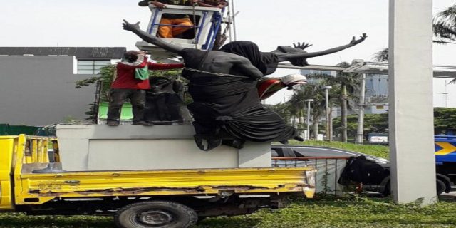 Buntut demo warga patung “porno” di Surabaya langsung diturunkan, bagaimana dengan patung di Tuban?
