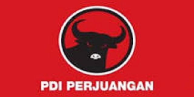 Bendera PDIP Dibakar Massa Pendemo Didepan Gedung DPR, PDIP Intruksikan Kader Siaga 1