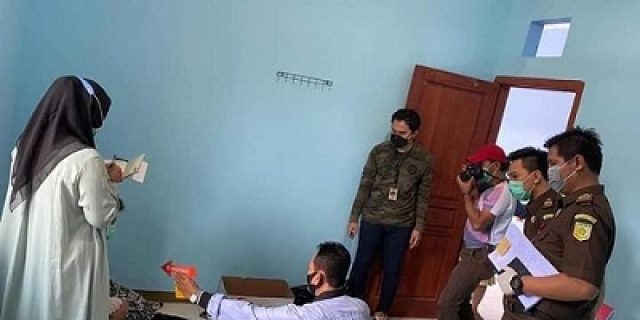 Unit Jatanras Satreskrim Polrestabes Surabaya Bersama Jaksa Penuntut Umum Melakukan Rekonstruksi