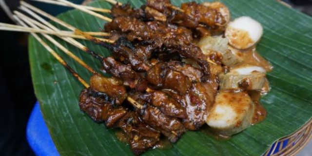 Lezatnya Sate Kere, Sajian Kuliner di Resepsi Kahiyang Ayu