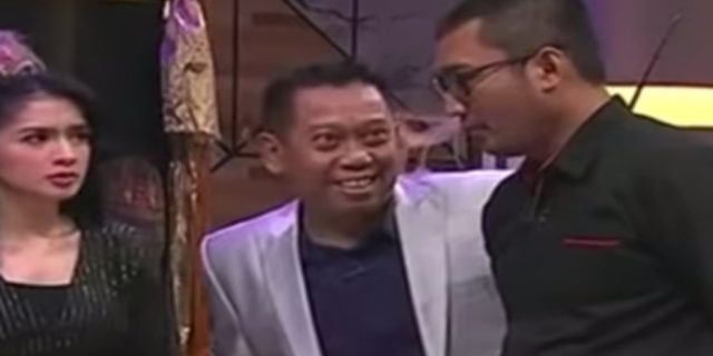 Tukul Arwana kaget lihat warung yang pakai jin pelaris, pakai tanah kuburan